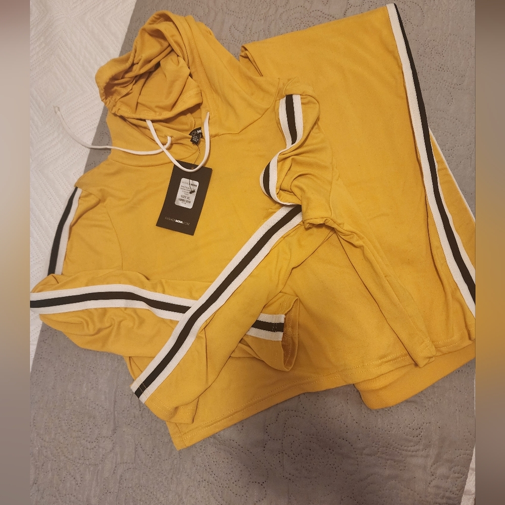 Fashion Nova Best Player in the Game Yellow Legging Cropped Hoodie Lounge Set XL